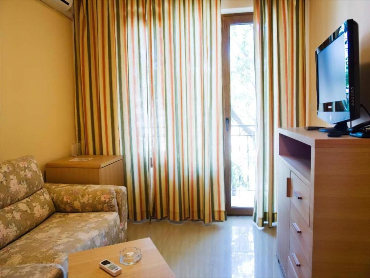 Oasis Park Hotel - New Managment 内塞伯尔 外观 照片