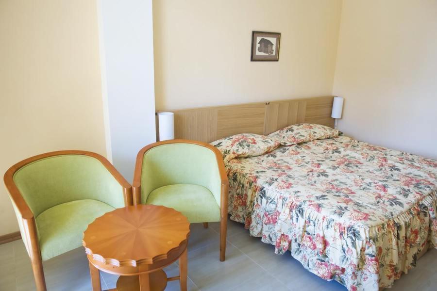 Oasis Park Hotel - New Managment 内塞伯尔 外观 照片