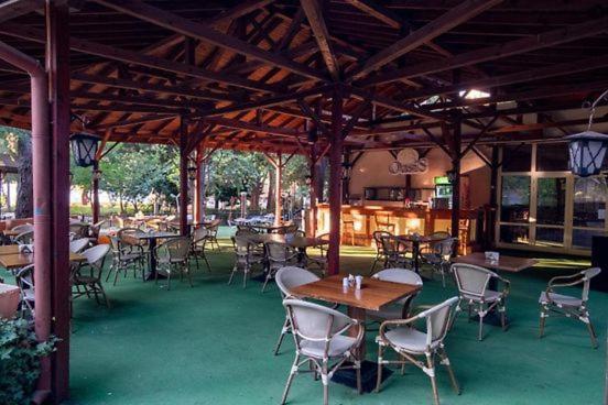 Oasis Park Hotel - New Managment 内塞伯尔 外观 照片